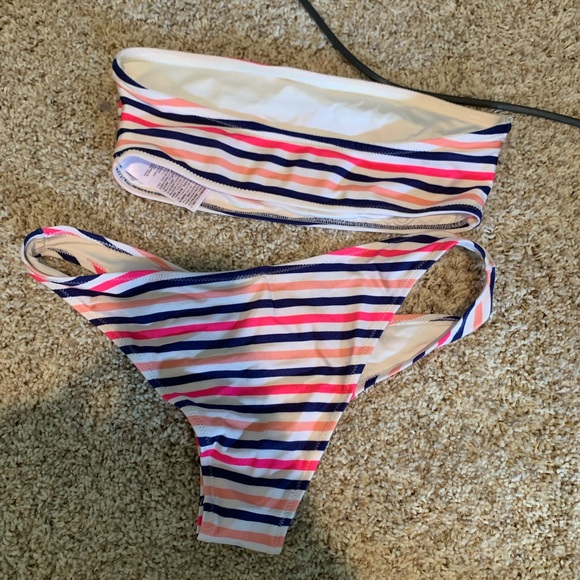 Top Shop striped bikini set! - Picture 3 of 3